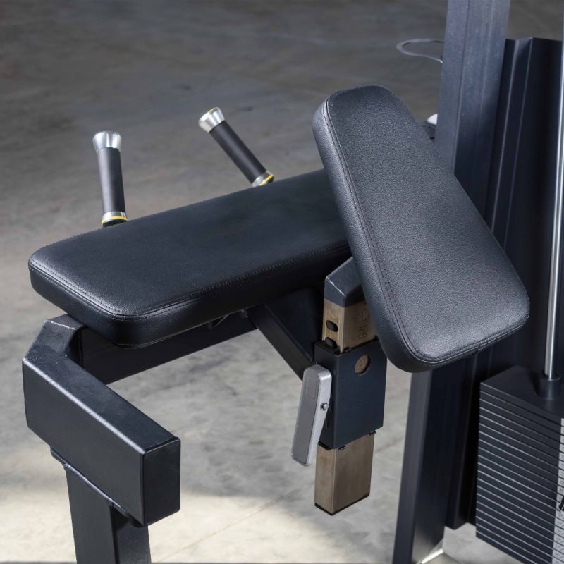 A2024 Глют-машина. Ягодичные. Стек 100 кг