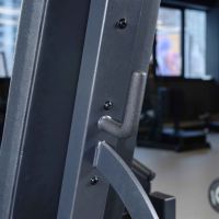 A604 Отведение ног сидя